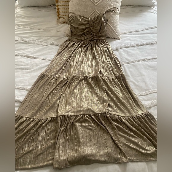 AQUA Metallic Rutched Tier Dress Champagne - Picture 5 of 15